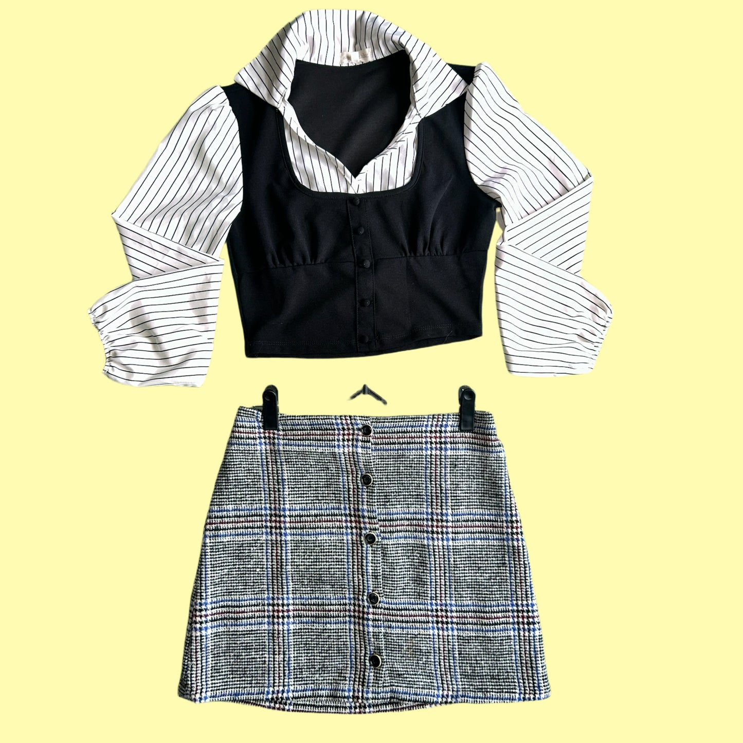 Blk/White Collared Pinstripe Crop Longsleeve XS